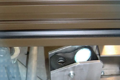 Inspección de lámina en marco de ventana