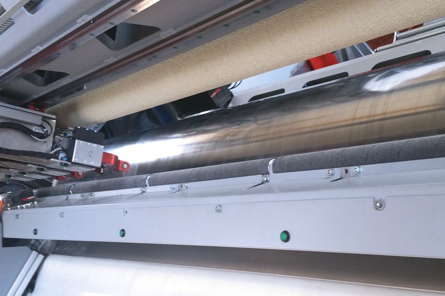 Detección de bordes de tejidos en máquina cortadora